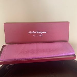 brand new authentic salvatore ferragamo scarf